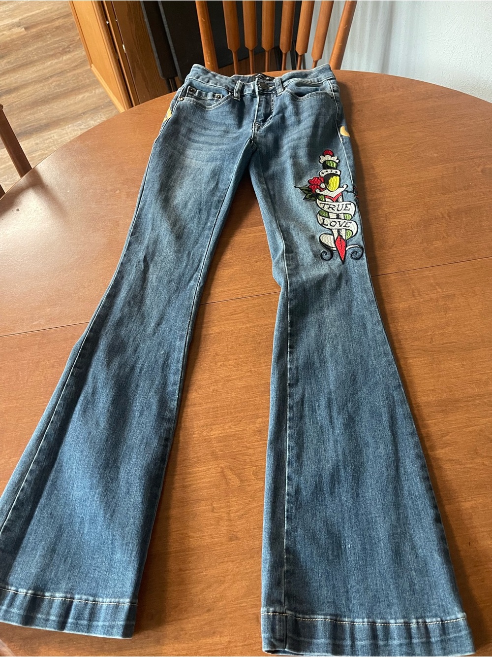 Ed Hardy VNTG Y2K Fit and Flare Jeans Women Size 24 True Love Embroidered Dagger